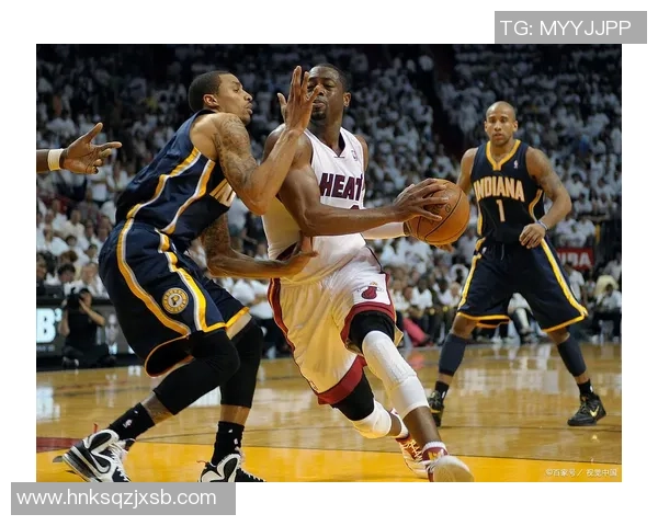 2016年2月25日勇士与热火激战回顾球场上的精彩瞬间与战术较量