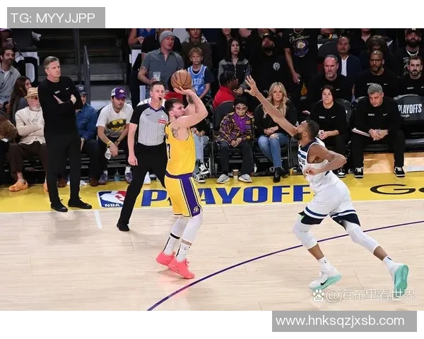 2020NBA季后赛首战火箭对决湖人精彩回顾与赛后分析