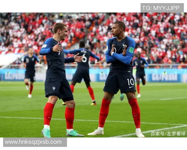 实况足球对决格里兹曼与姆巴佩谁能在赛场上技压群雄