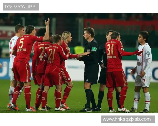 阿贾克斯与格拉夫夏普历史交锋记录分析与战绩回顾